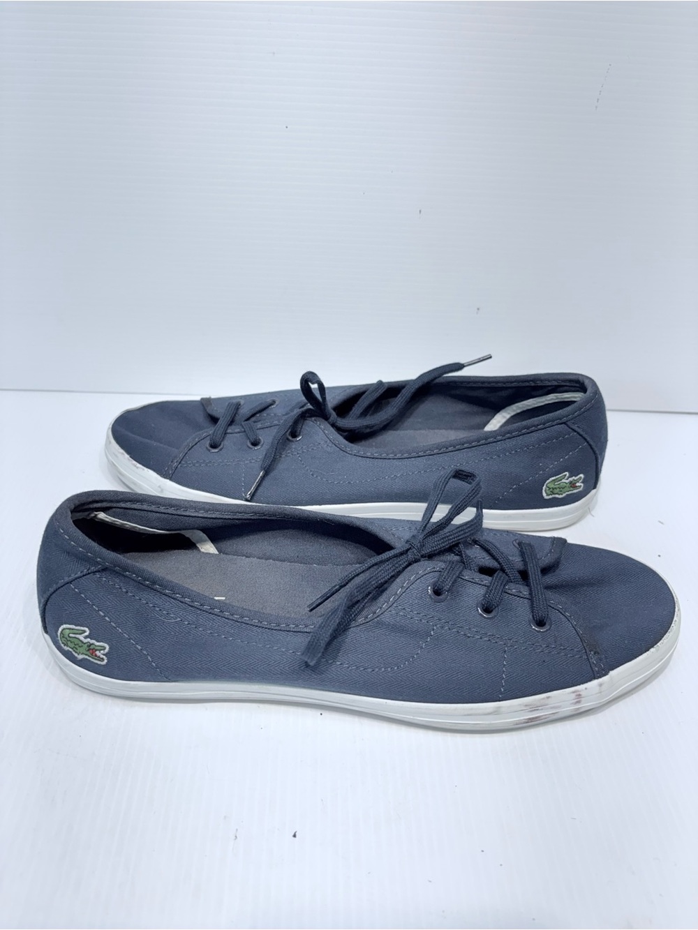 Lacoste Navy Canvas Lace-Up Flats with White Sole - Size 8.5 (EU 40)